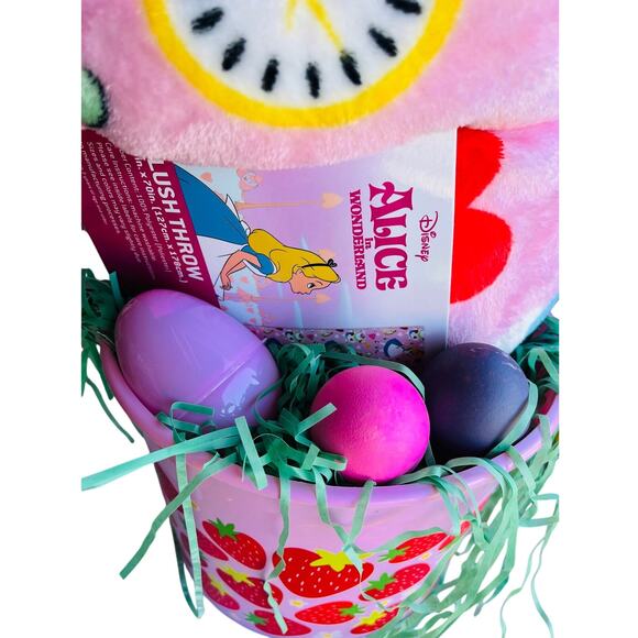 Alice in Wonderland 50 x 70 soft adorable throw with matching book and confetti - Picture 7 of 7